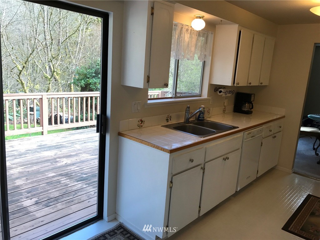 10516 Kelly Road Northeast Carnation, WA 98014 - Photo 8 of 25 Gallery Image 8