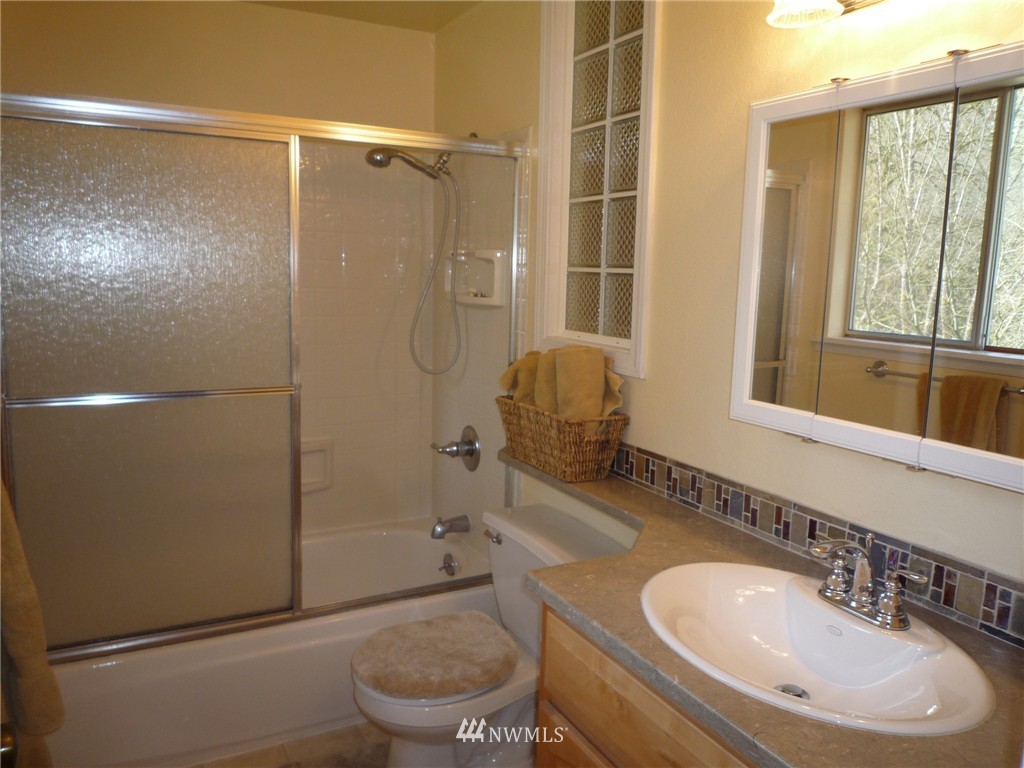 10516 Kelly Road Northeast Carnation, WA 98014 - Photo 10 of 25 Gallery Image 10