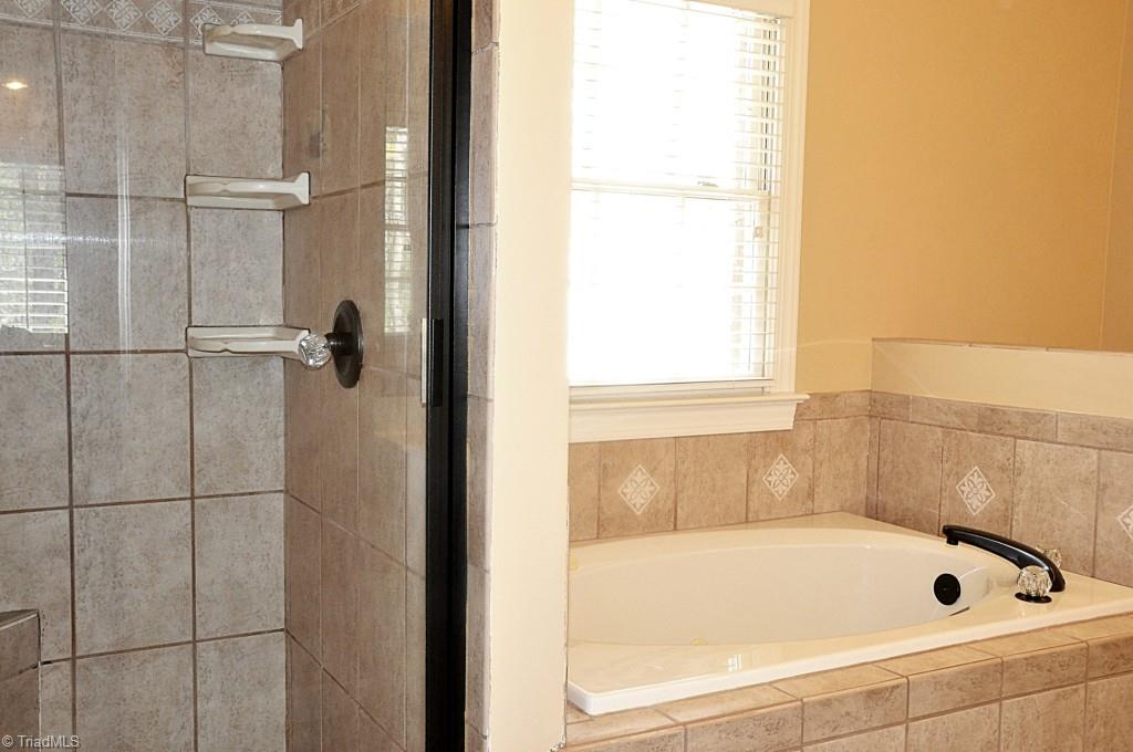 331 Fishel Road Winston-Salem, NC 27127 - Photo 13 of 29 Master Bath