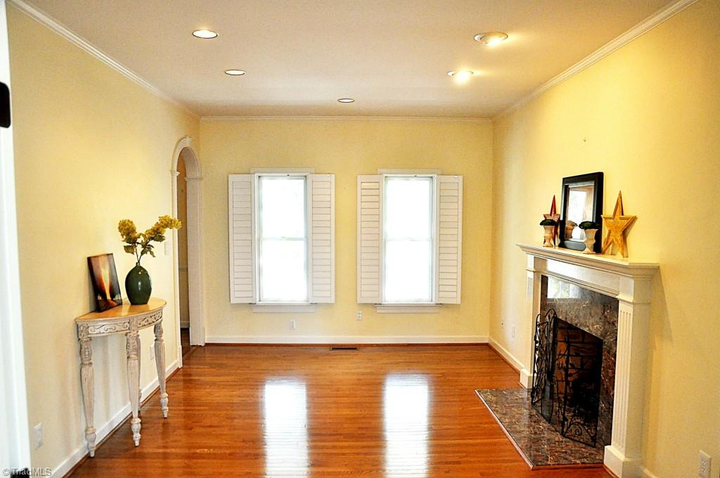 331 Fishel Road Winston-Salem, NC 27127 - Photo 7 of 29 Living Room