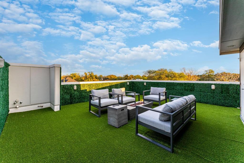 4013 Ivanhoe Lane Dallas, TX 75212 - Photo 27 of 38 View of yard featuring outdoor lounge area