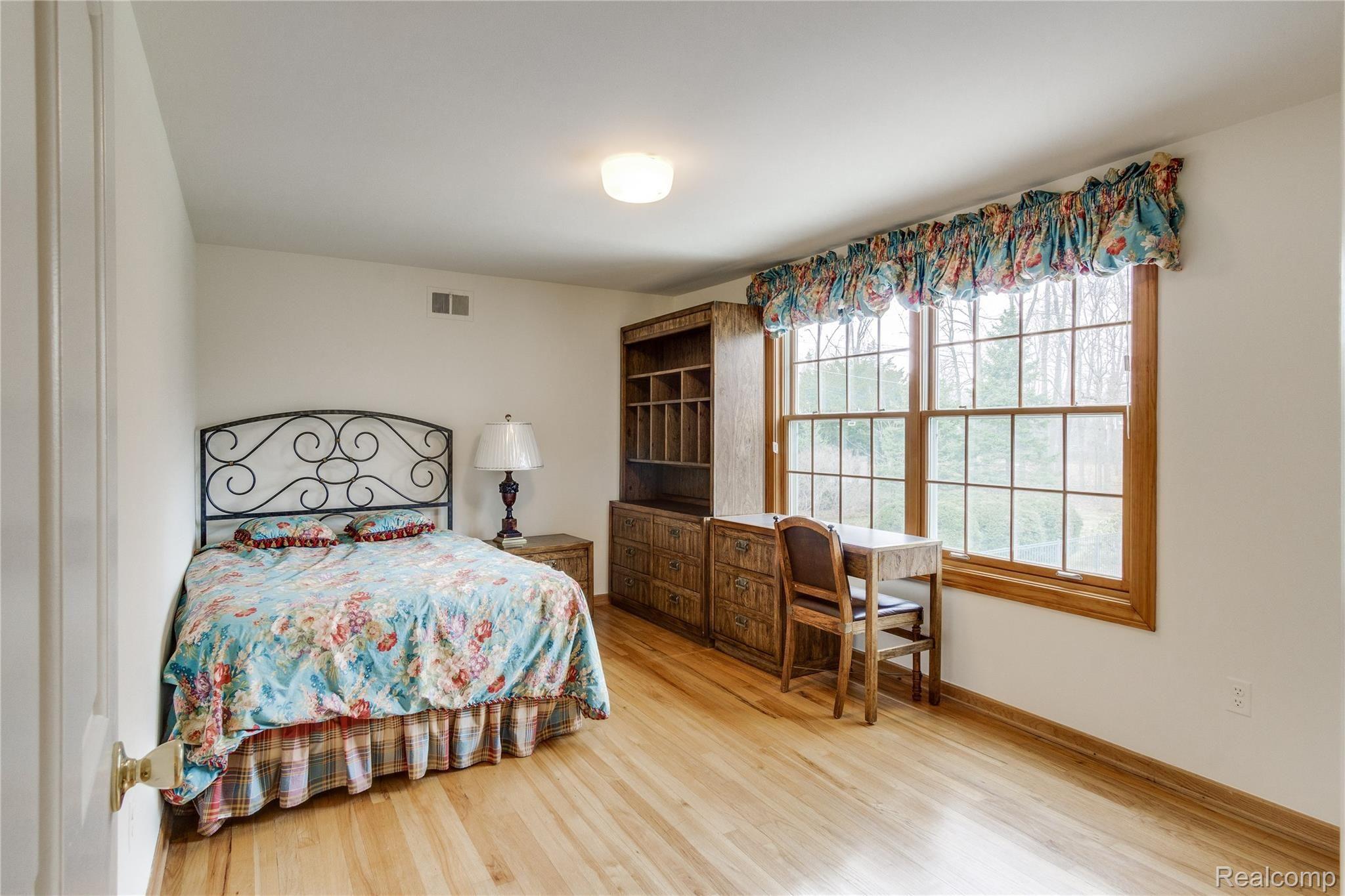 5381 Deep Wood Road Bloomfield Hills, MI 48302 - Photo 35 of 79 Interiors (24 of 45).jpg