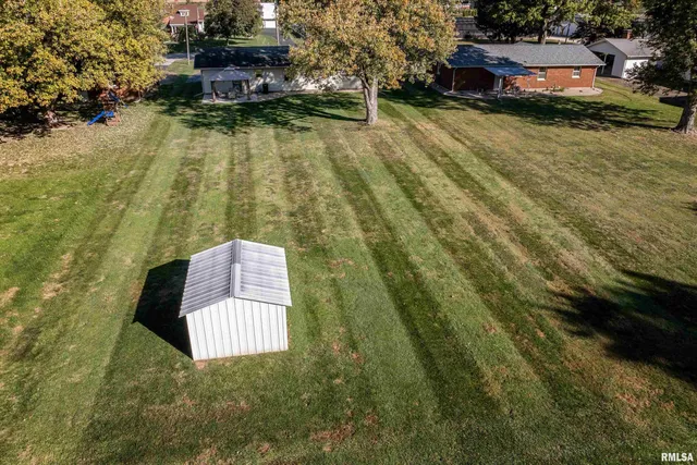 $214,500 | 1524 County Highway 1425 North, Quincy, IL 62305