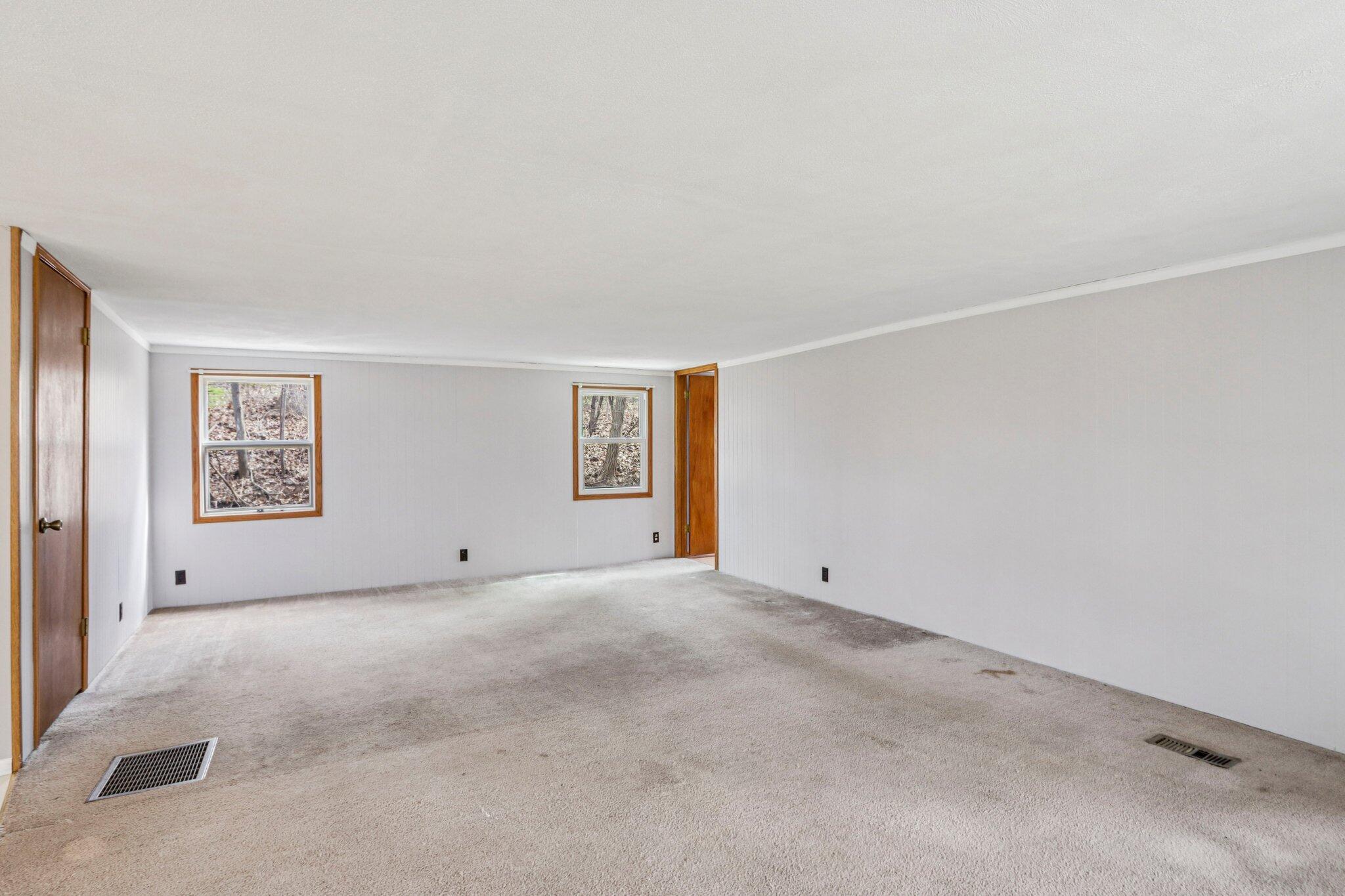 5040 Crestview Road Marshall, WI 53559 - Photo 8 of 42 6