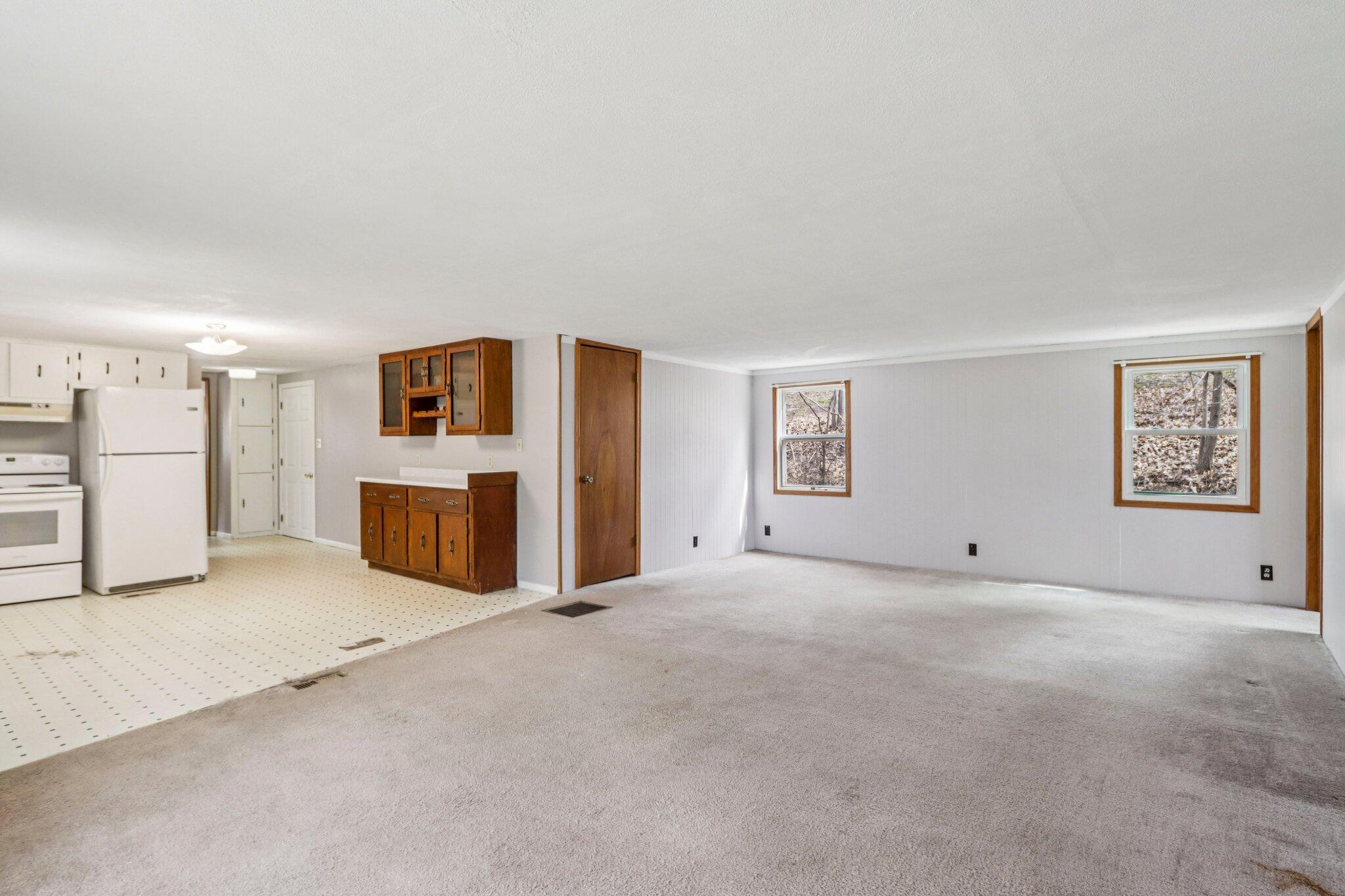 5040 Crestview Road Marshall, WI 53559 - Photo 9 of 42 7