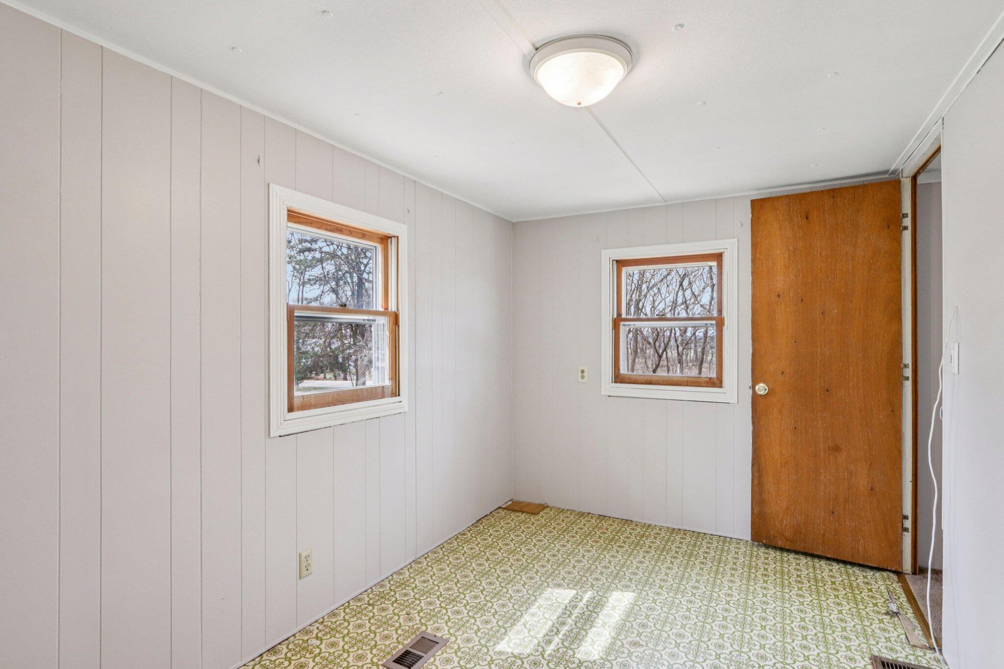 5040 Crestview Road Marshall, WI 53559 - Photo 21 of 42 19