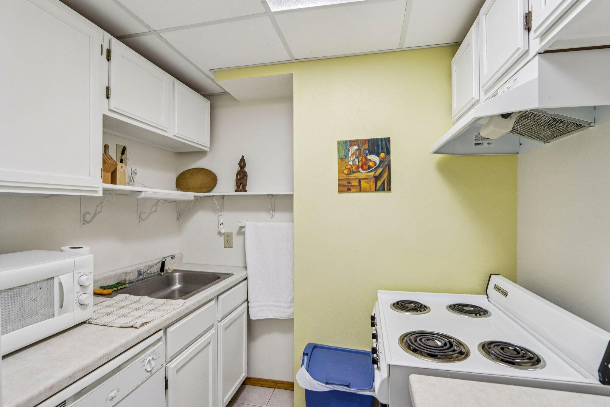 5040 Crestview Road Marshall, WI 53559 - Photo 27 of 42 25