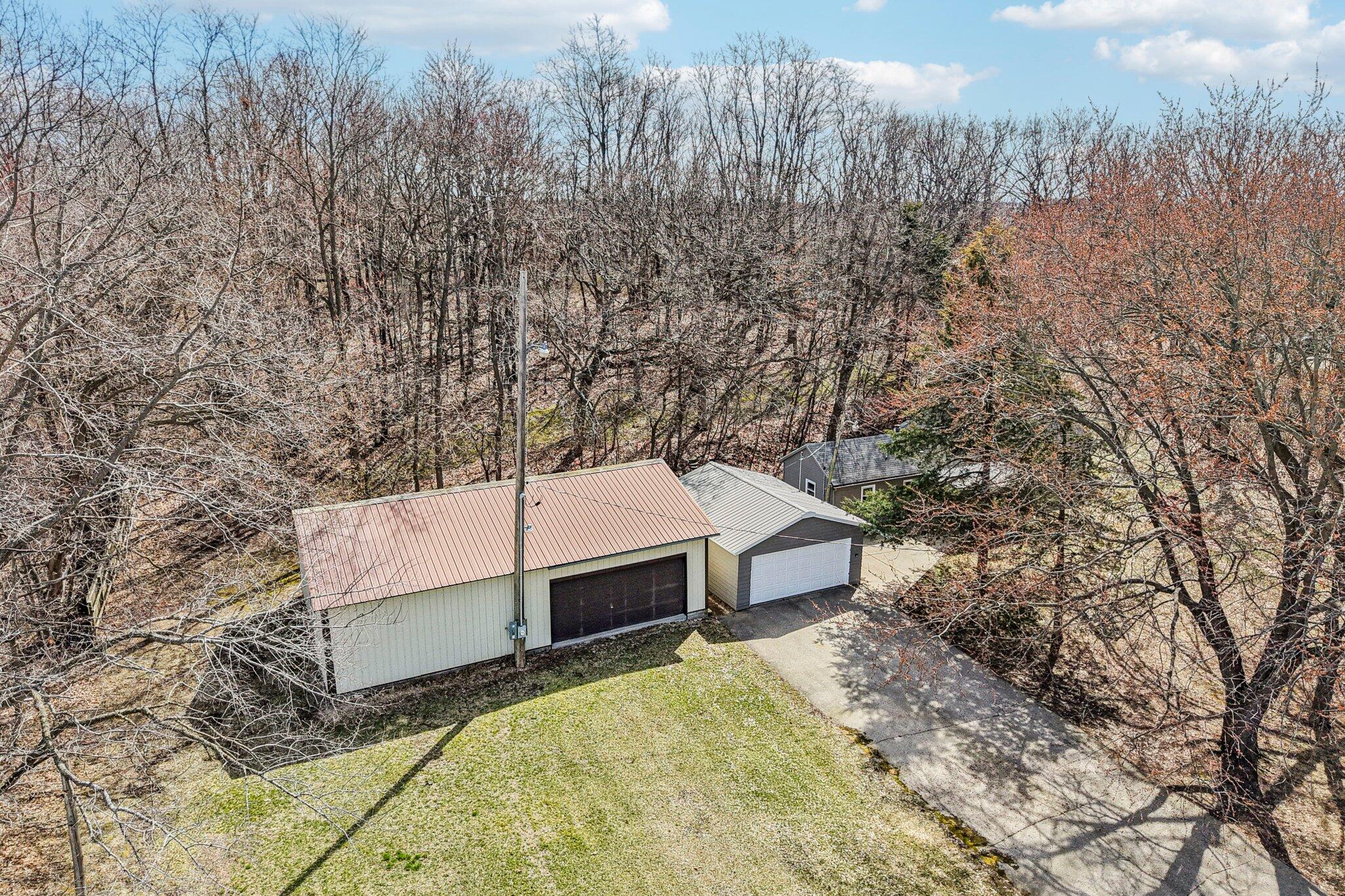 5040 Crestview Road Marshall, WI 53559 - Photo 34 of 42 33