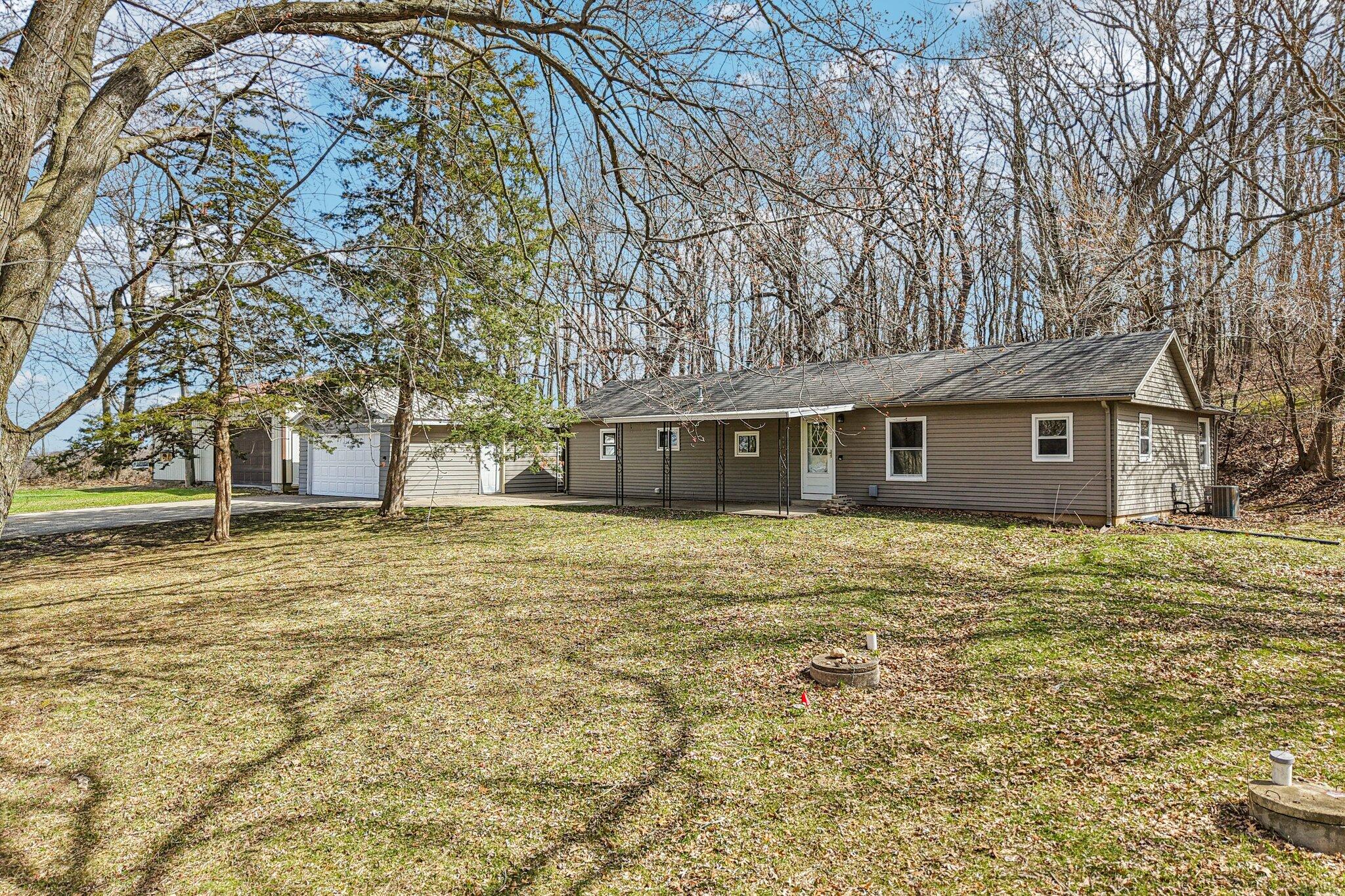 5040 Crestview Road Marshall, WI 53559 - Photo 36 of 42 35