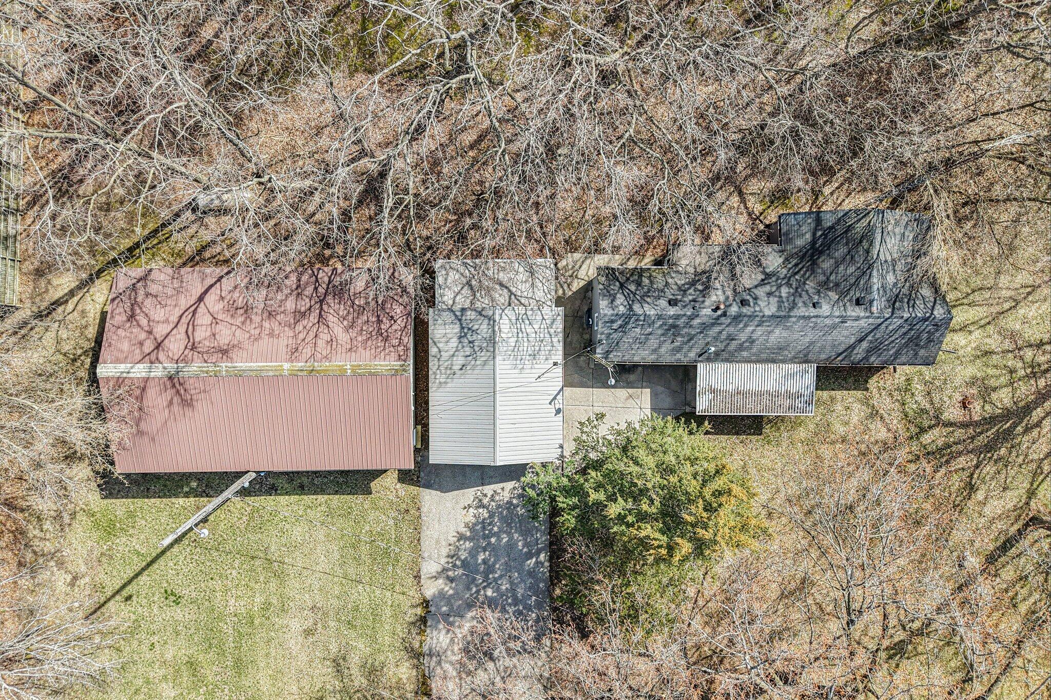 5040 Crestview Road Marshall, WI 53559 - Photo 37 of 42 36