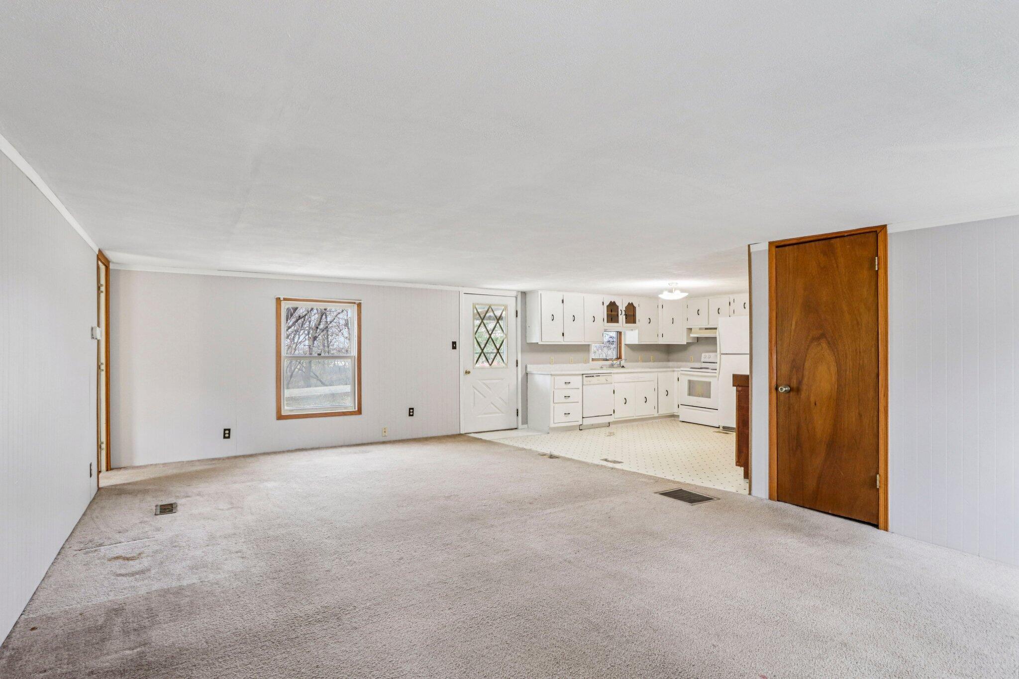 5040 Crestview Road Marshall, WI 53559 - Photo 6 of 42 4