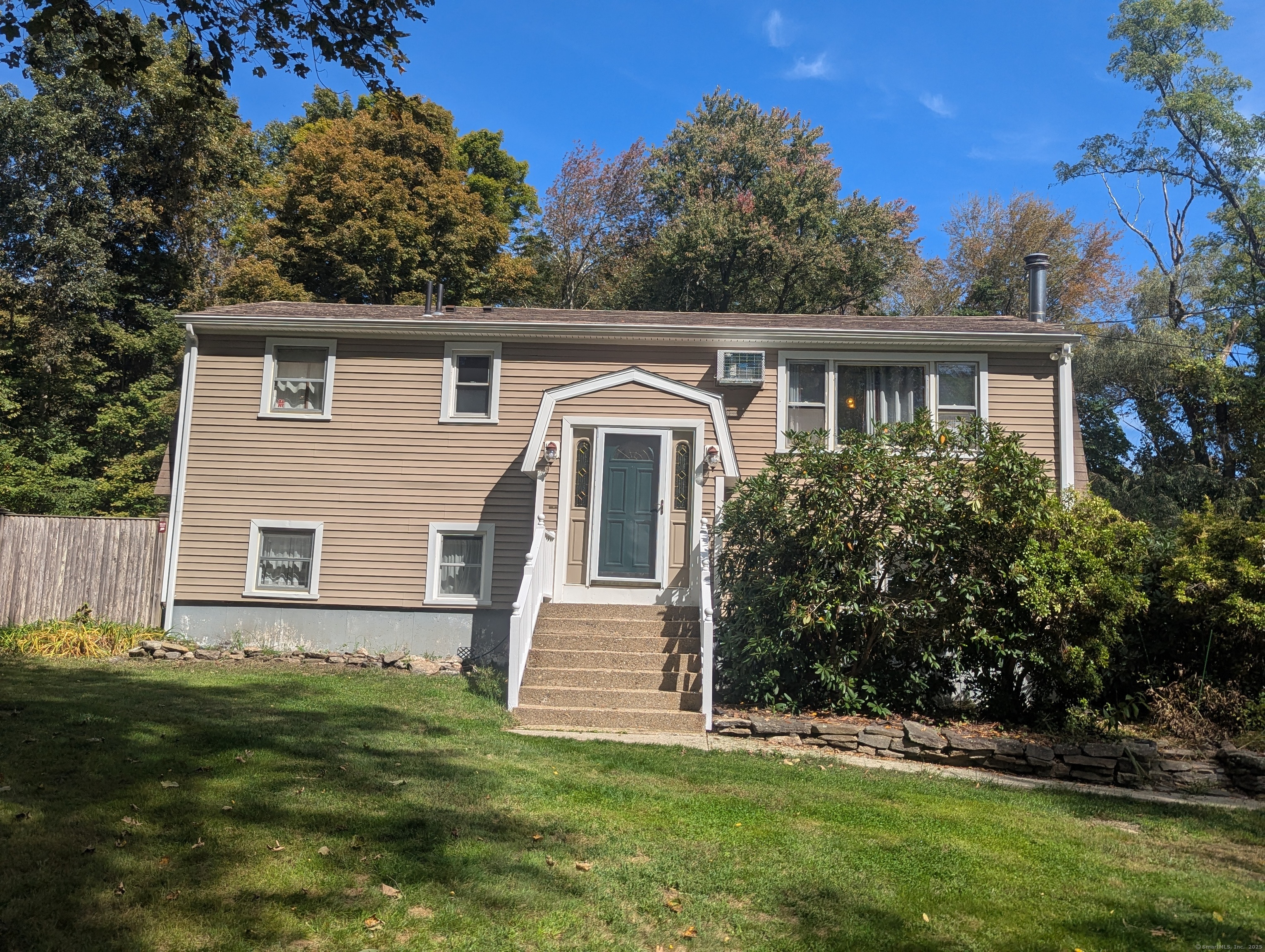 38 White Plains Road Norwich, CT 06360 - Photo 1 of 1