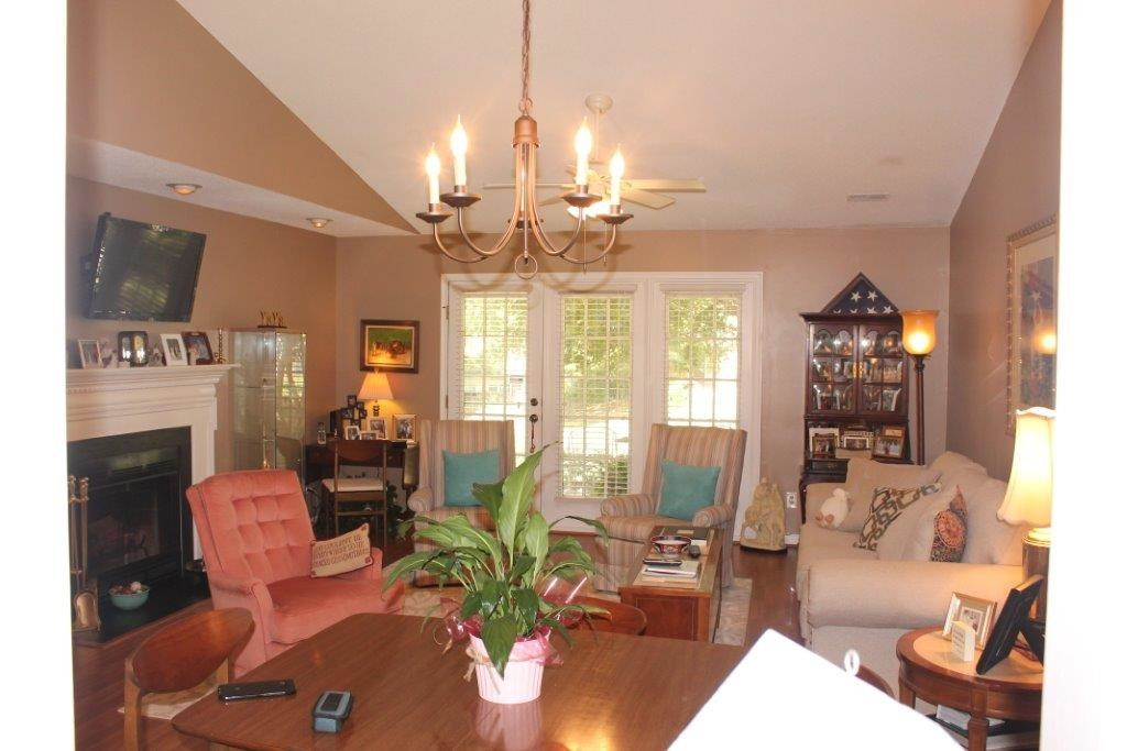 2707 Cottage Circle Raleigh, NC 27613 - Photo 3 of 21 Living Room