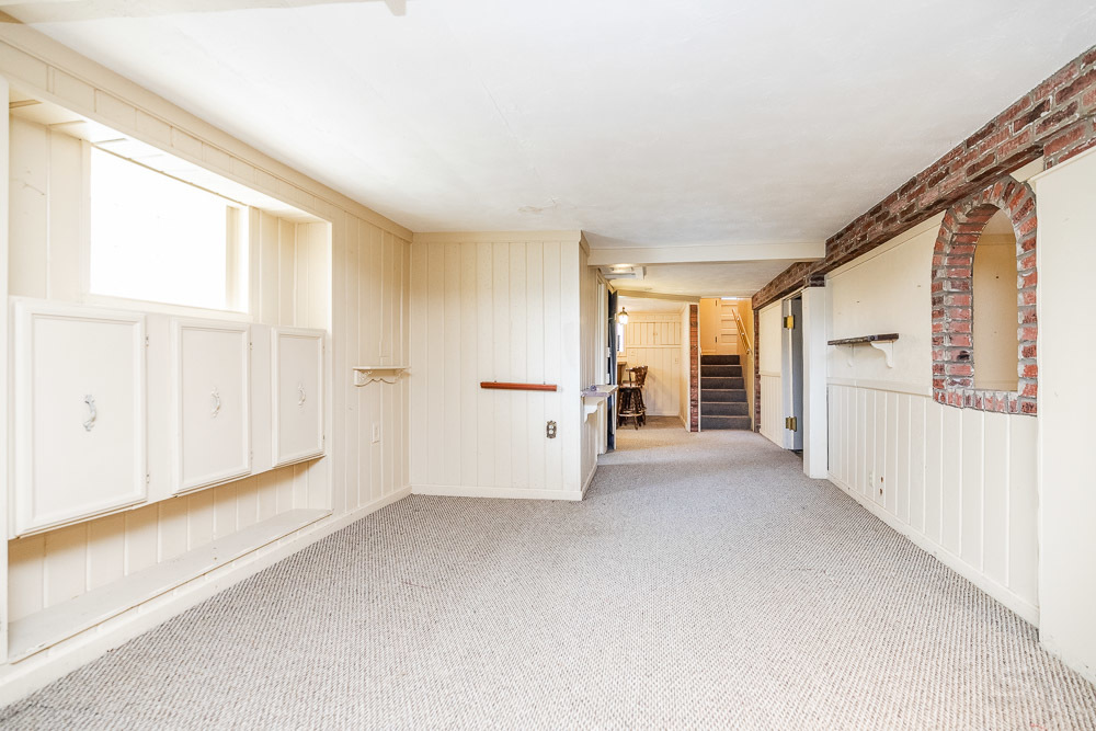 402 Longcommon Road Riverside, IL 60546 - Photo 31 of 48 a view of empty room with wooden floor and entryway