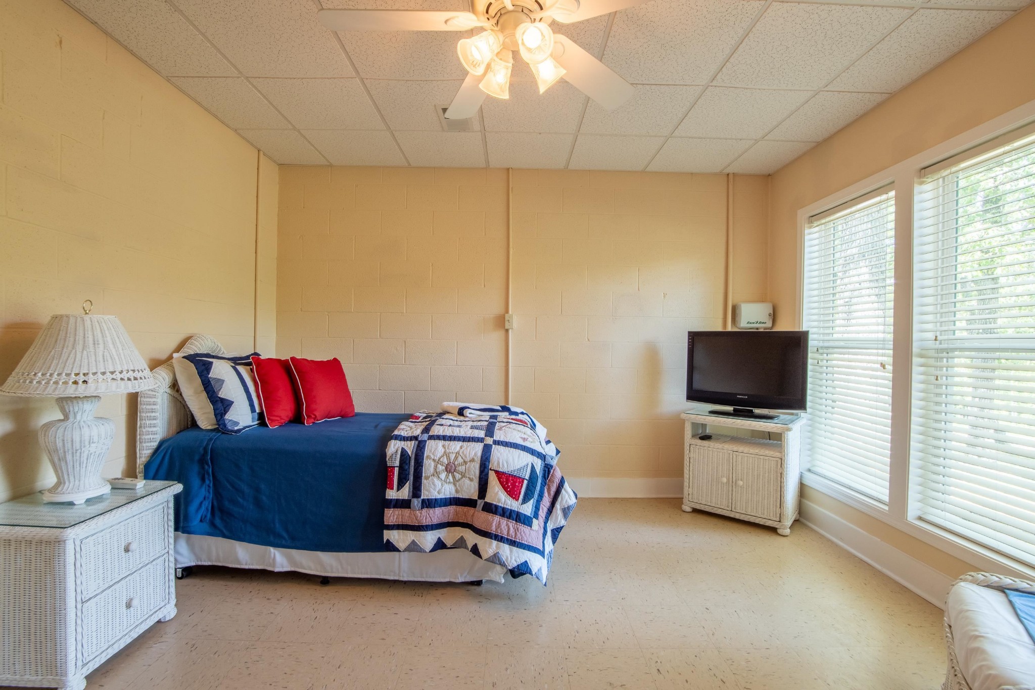 100 Vantage Pointe Counce, TN 38326 - Photo 23 of 33 a living room with furniture and a flat screen tv