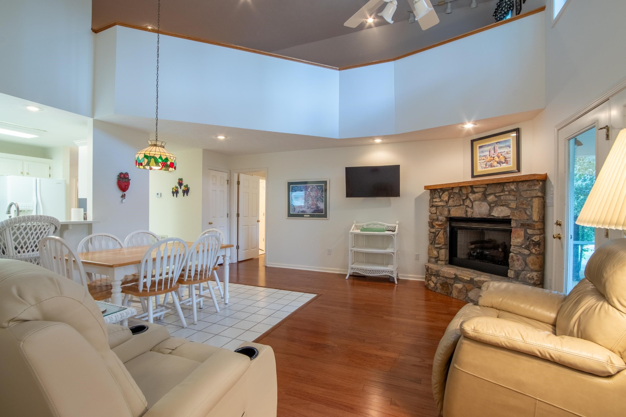 100 Vantage Pointe Counce, TN 38326 - Photo 5 of 33 a living room with furniture fireplace and flat screen tv