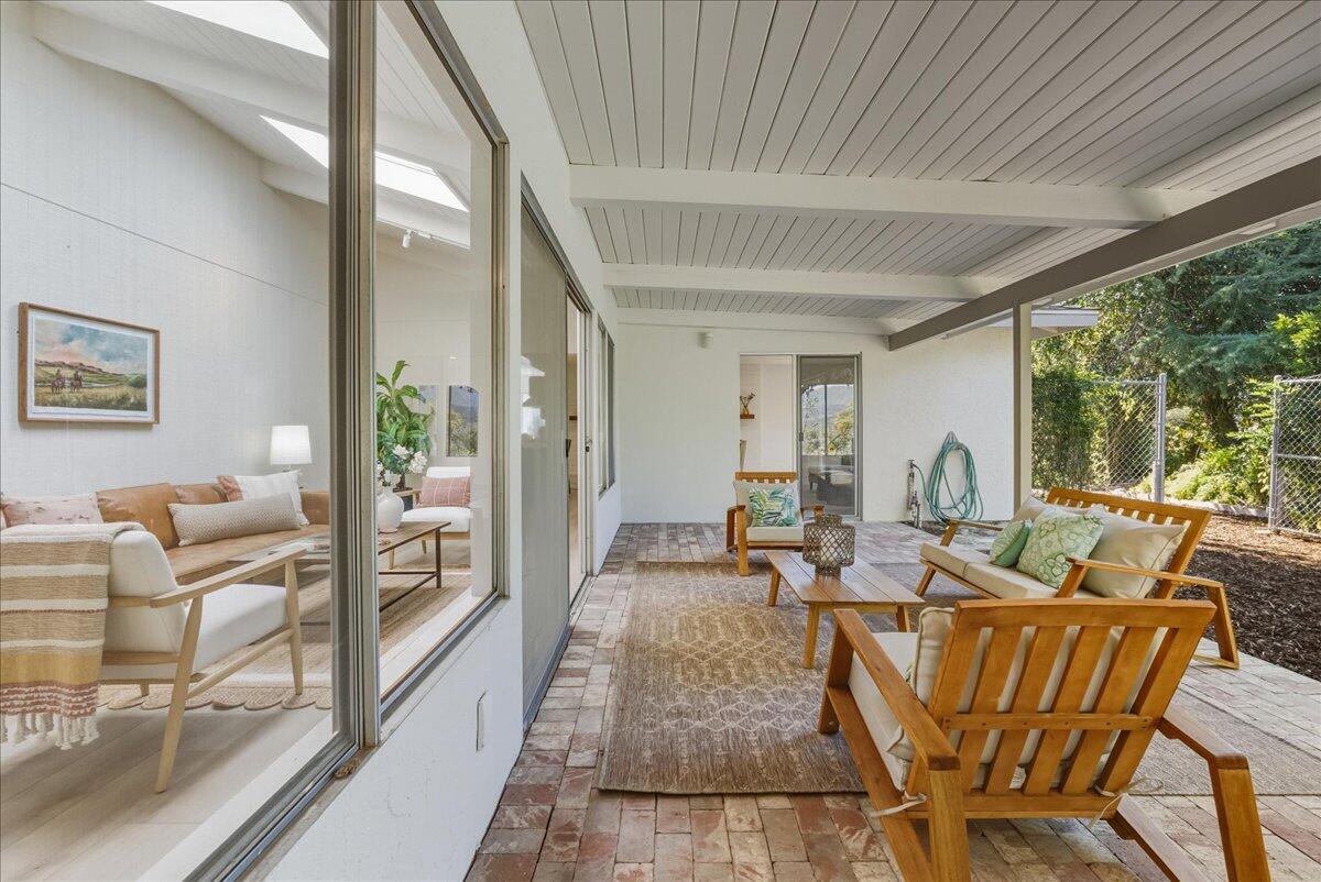674 Chalk Hill Road Solvang, CA 93463 - Photo 17 of 52 a living room with furniture