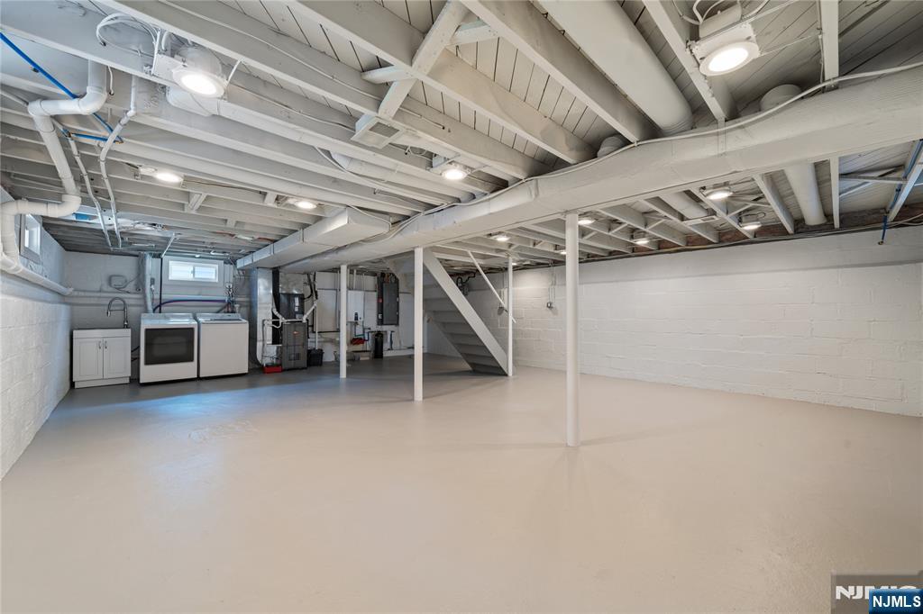 160 Harrington Road Clifton, NJ 07012 - Photo 23 of 30 Gallery Image 23