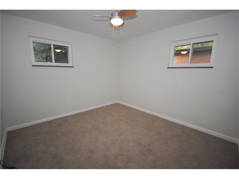 467 Woodland Road Pittsburgh, PA 15237 - Photo 11 of 19 Bedroom.