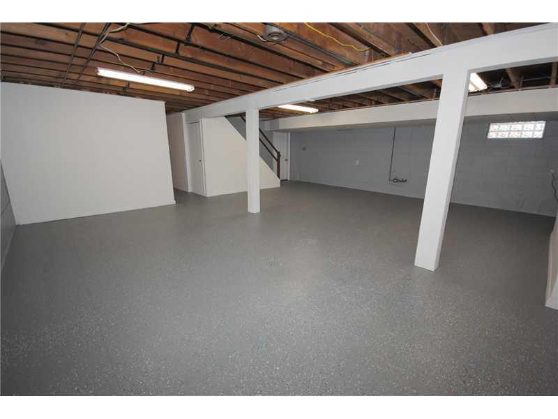 467 Woodland Road Pittsburgh, PA 15237 - Photo 14 of 19 Basement/Game Room.