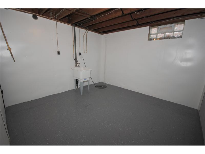 467 Woodland Road Pittsburgh, PA 15237 - Photo 16 of 19 Basement/Game Room.