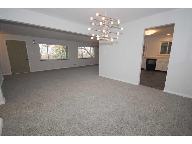 467 Woodland Road Pittsburgh, PA 15237 - Photo 5 of 19 Dining Room.