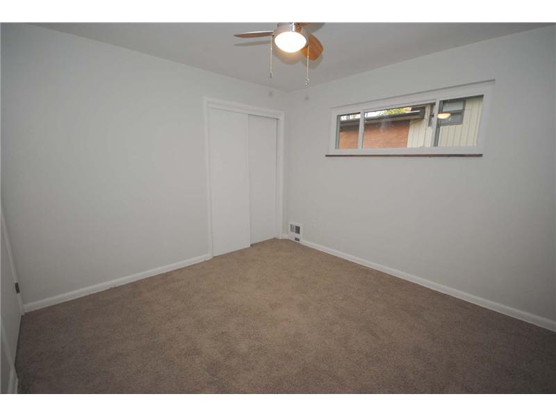 467 Woodland Road Pittsburgh, PA 15237 - Photo 10 of 19 Bedroom.