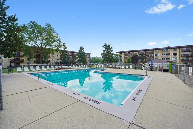 $155,000 | 2226 South Goebbert Road, Unit 473, Arlington Heights, IL 60005