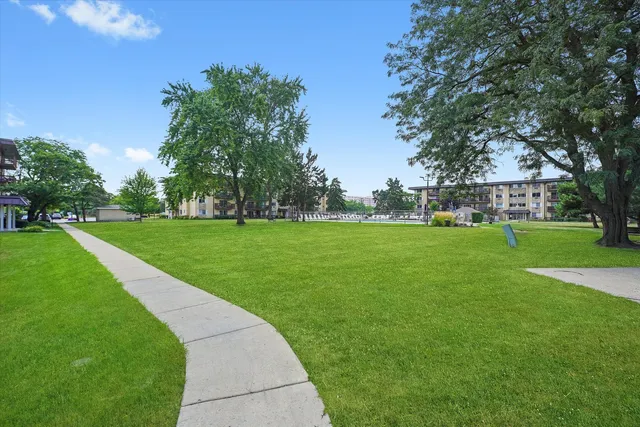 $155,000 | 2226 South Goebbert Road, Unit 473, Arlington Heights, IL 60005