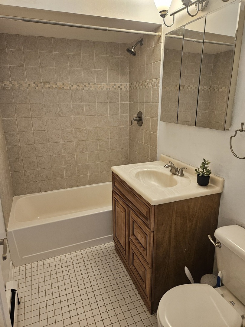 2226 South Goebbert Road, Unit 473 Arlington Heights, IL 60005 - Photo 5 of 15