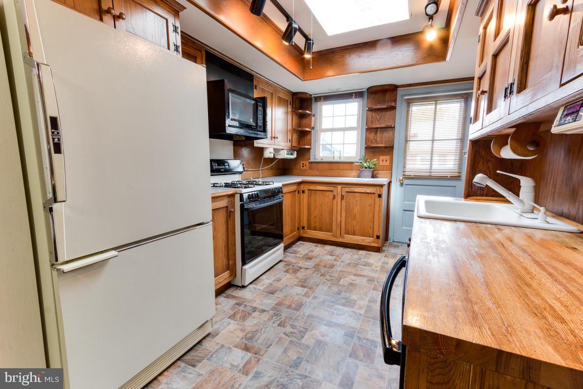 506 Golden Street Lititz, PA 17543 - Photo 8 of 32
