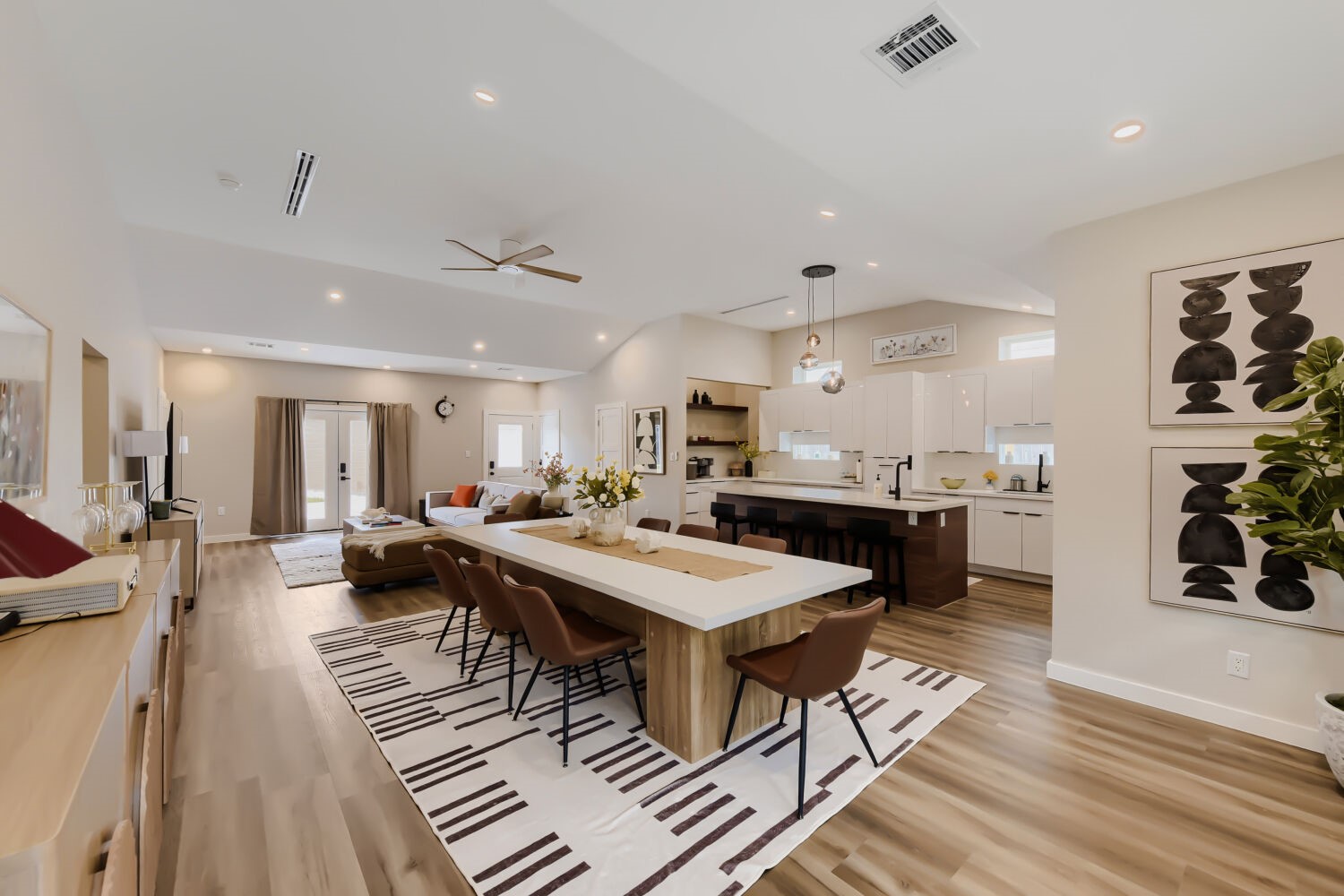 8815 Sharpview Drive Houston, TX 77036 - Photo 6 of 33