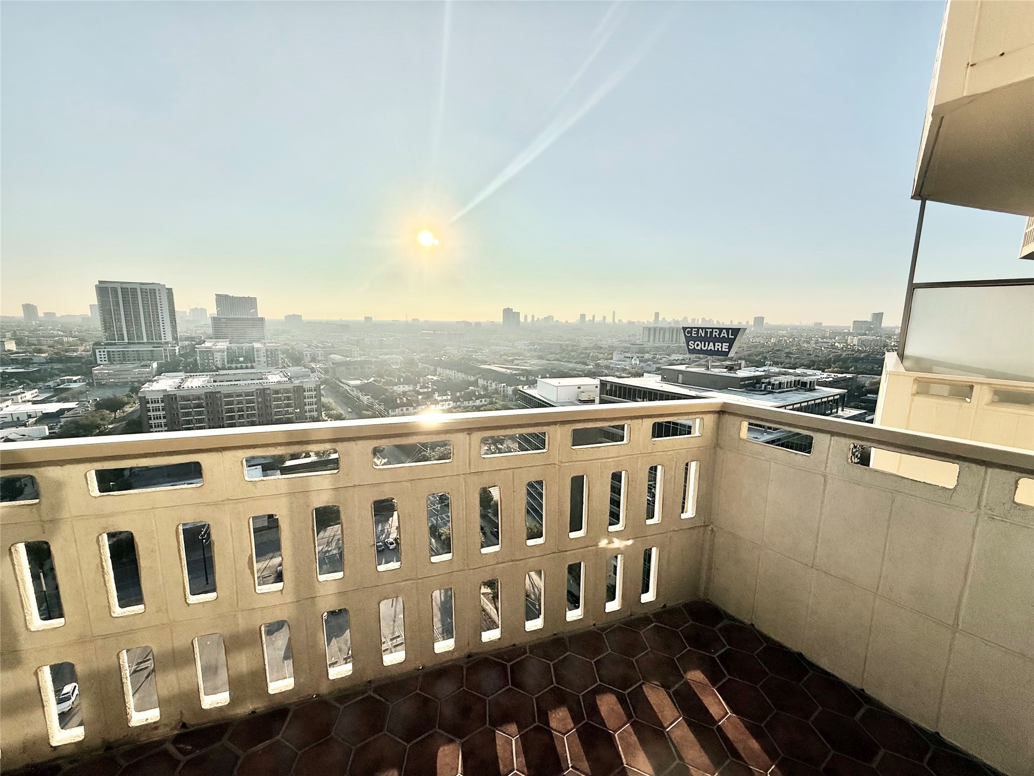 2016 Main Street, Unit 1914 Houston, TX 77002 - Photo 17 of 50 Living room balcony