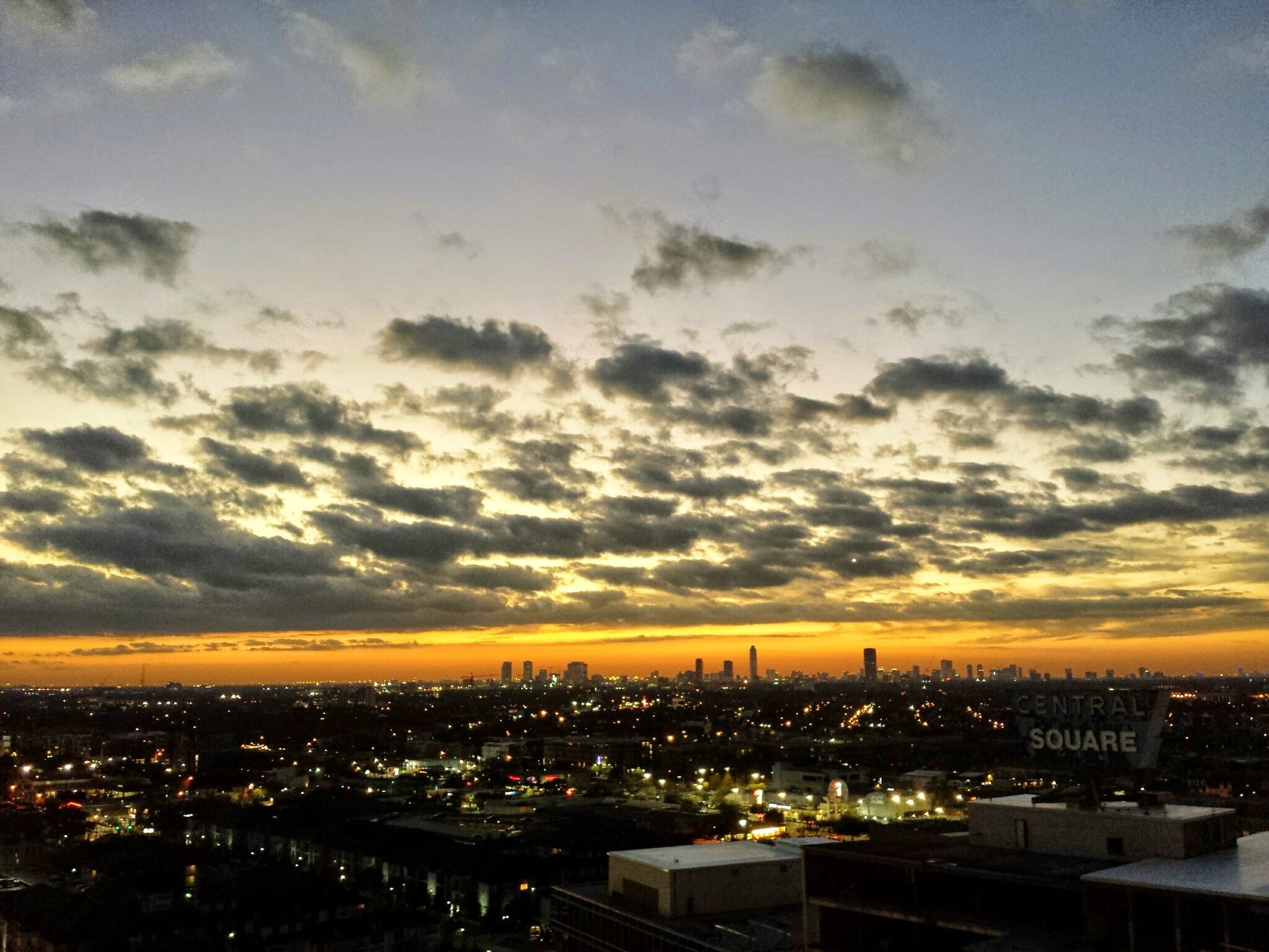 2016 Main Street, Unit 1914 Houston, TX 77002 - Photo 21 of 50 a view of city and ocean