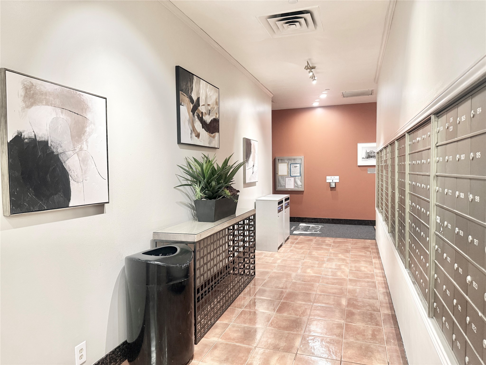 2016 Main Street, Unit 1914 Houston, TX 77002 - Photo 41 of 50 Mailbox area on 1st floor