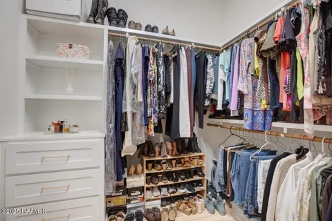 $362,500 | 104 Oak Village Drive, Scott, LA 70583