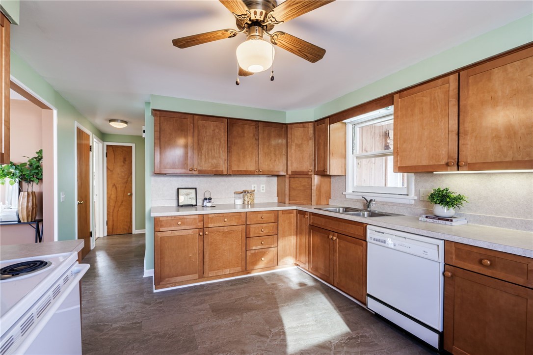 95 Ridgewood Road Greece, NY 14626 - Photo 12 of 22