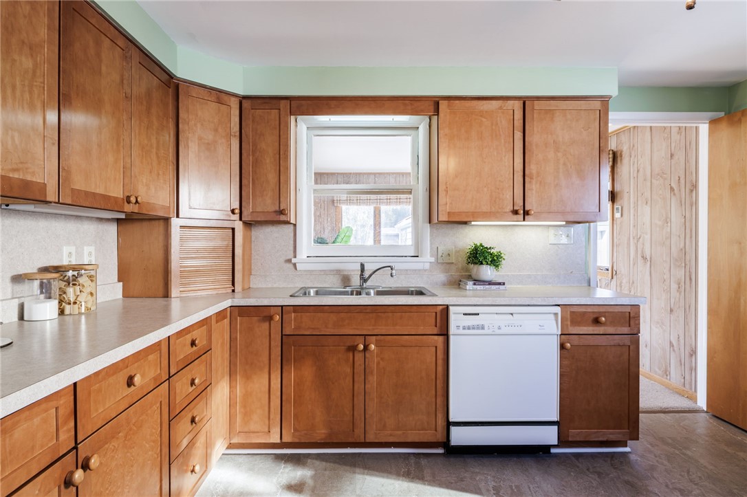 95 Ridgewood Road Greece, NY 14626 - Photo 13 of 22