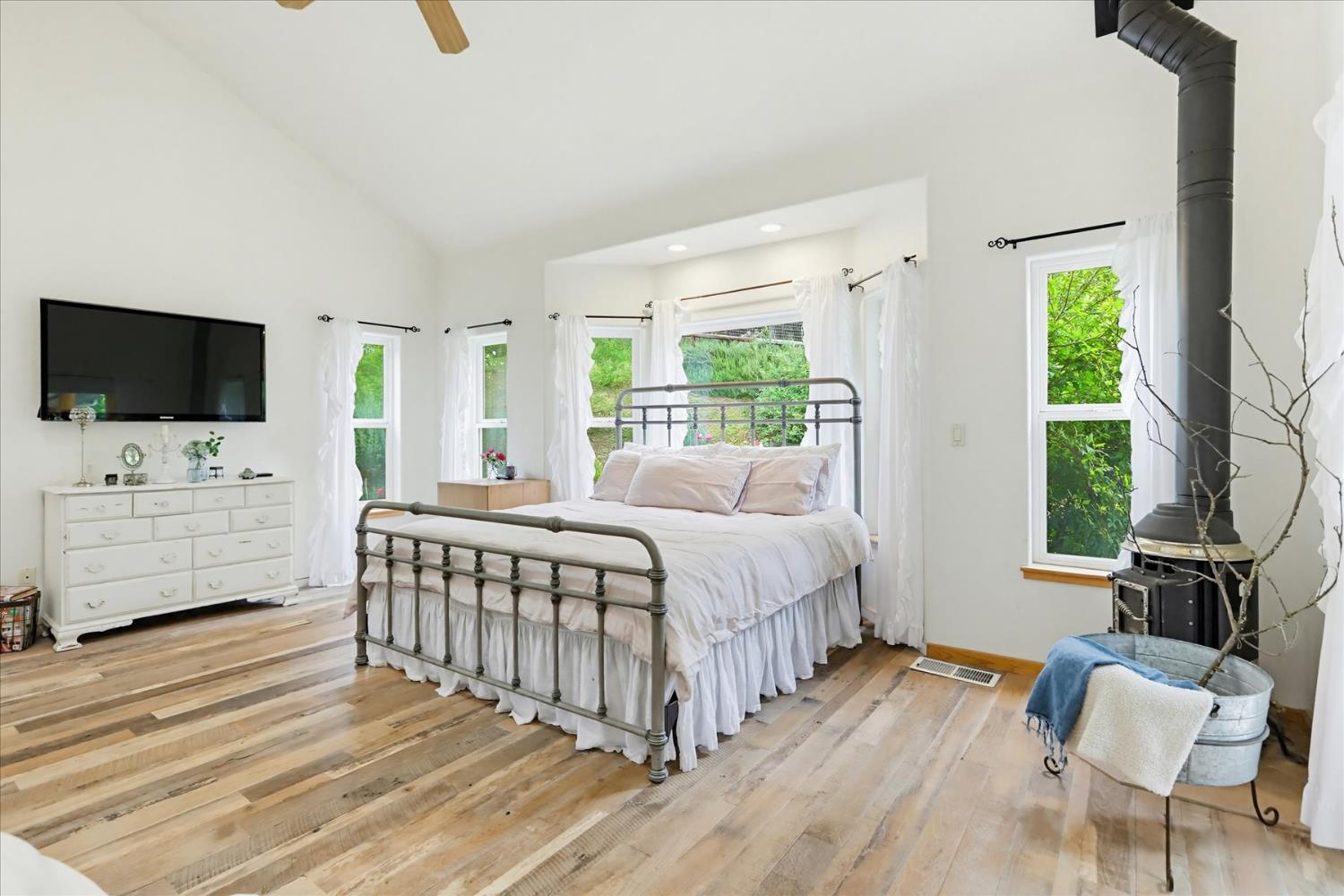 21211 McCourtney Road Grass Valley, CA 95949 - Photo 37 of 93