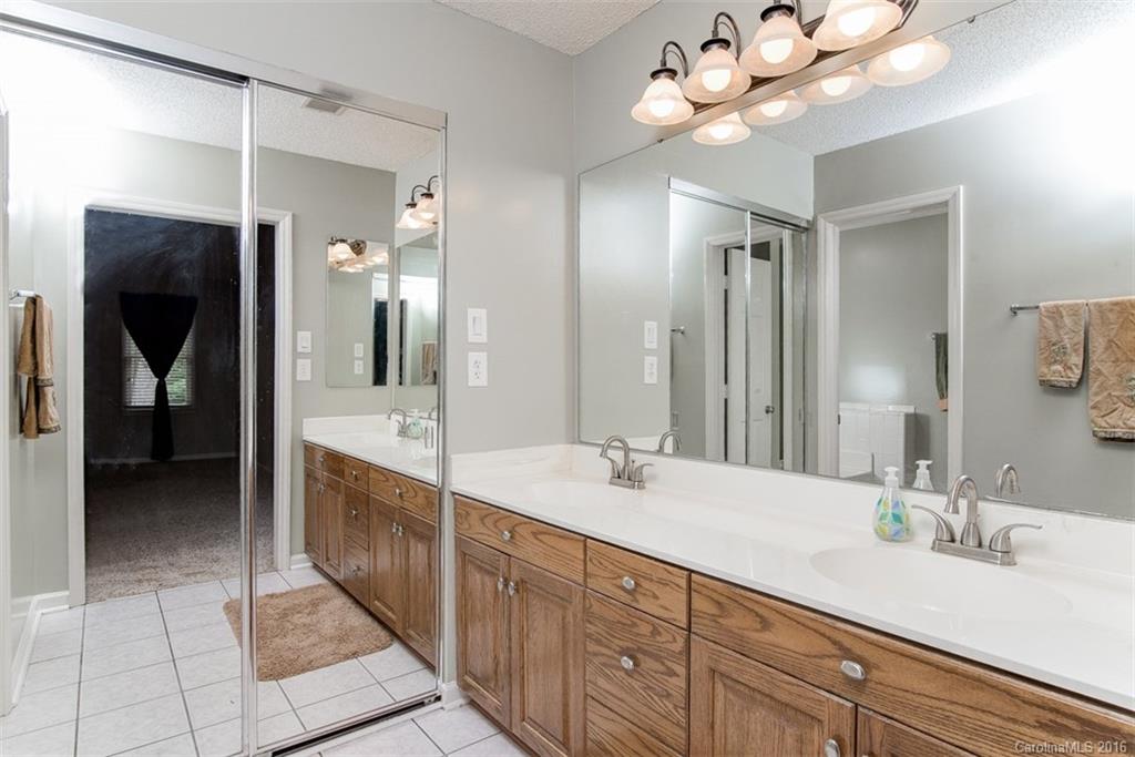 8219 Hunley Ridge Road Matthews, NC 28104 - Photo 9 of 22 Gallery Image 9