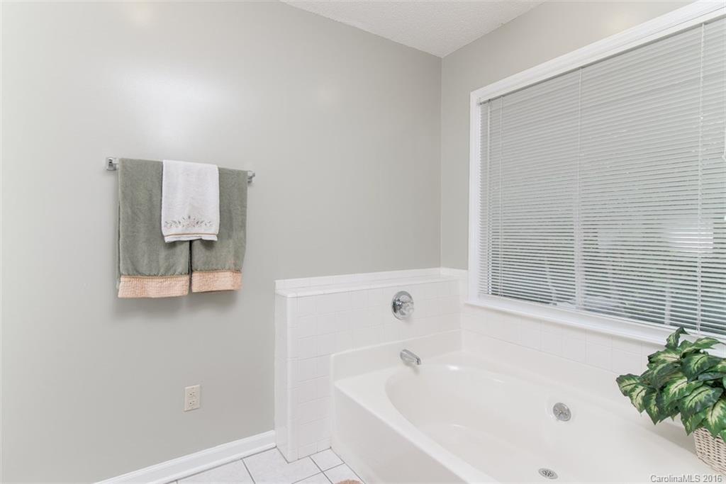 8219 Hunley Ridge Road Matthews, NC 28104 - Photo 10 of 22 Gallery Image 10