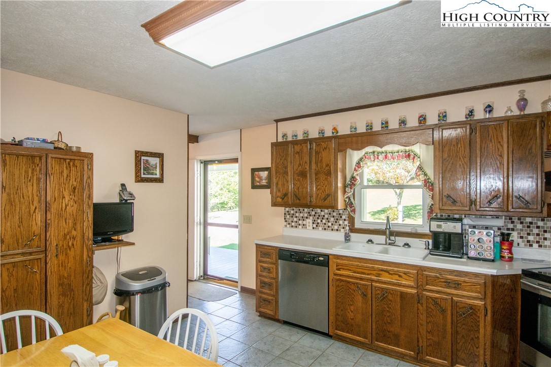 364 Hartsoe Road Warrensville, NC 28693 - Photo 19 of 45 Gallery Image 19