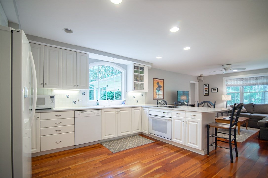 36 Paine Road Cumberland, RI 02864 - Photo 3 of 35 Gallery Image 3
