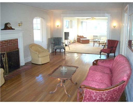 52 Kingstown Road Narragansett, RI 02882 - Photo 2 of 20 Living Room.