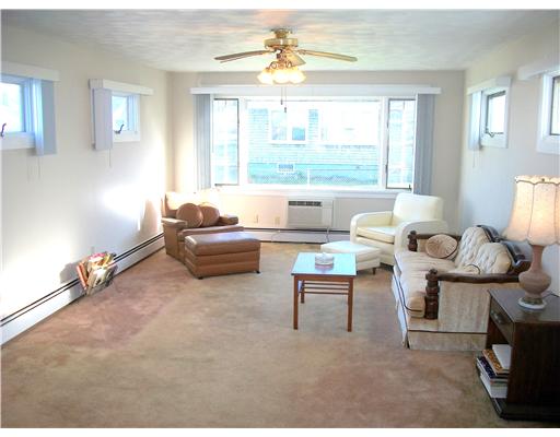52 Kingstown Road Narragansett, RI 02882 - Photo 4 of 20 Den/Family/Great Room.