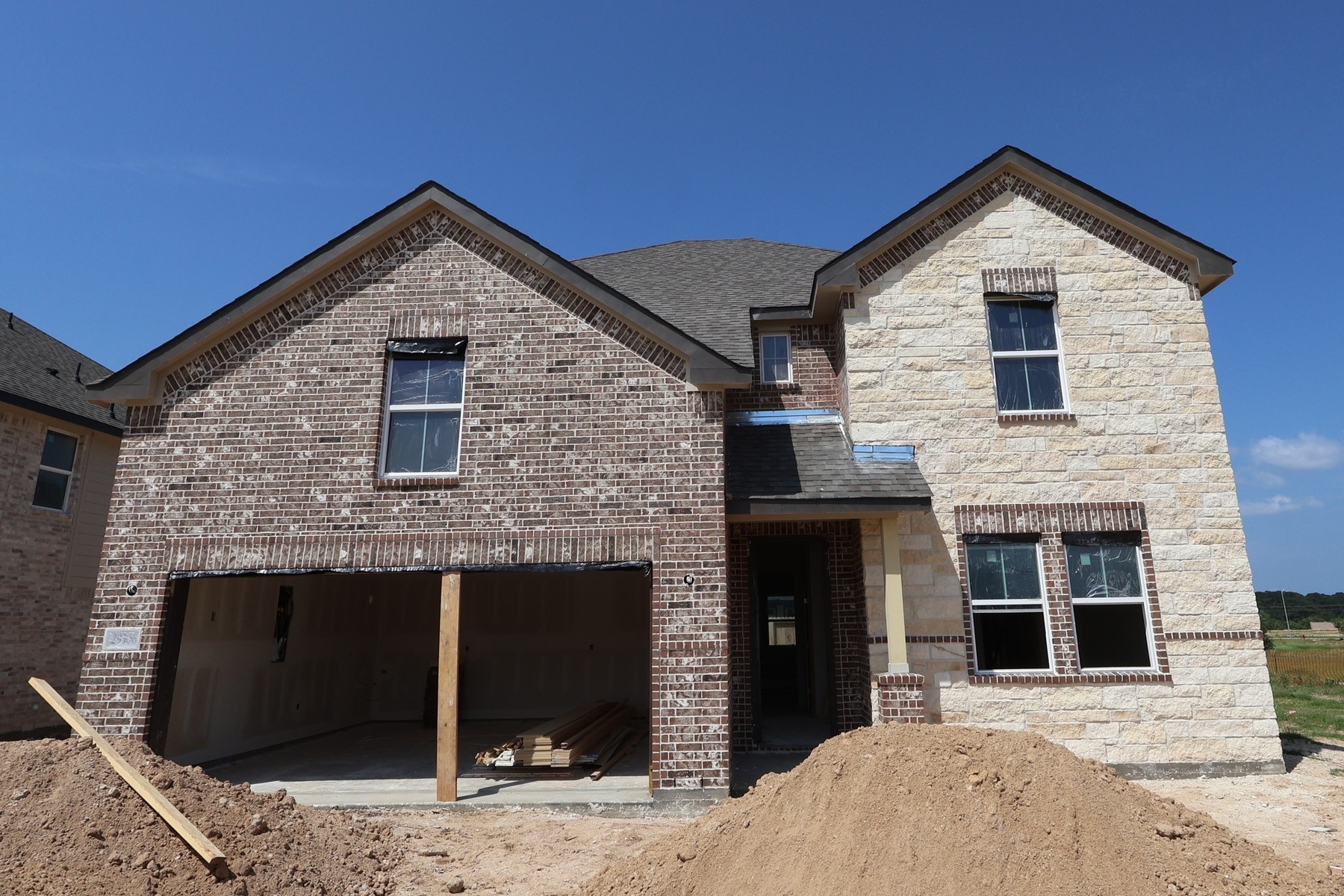 29306 Suncreek Rnch Court Waller, TX 77484 - Photo 2 of 27 Two story home with 4 beds, 3.5 baths, and 2 car garage.