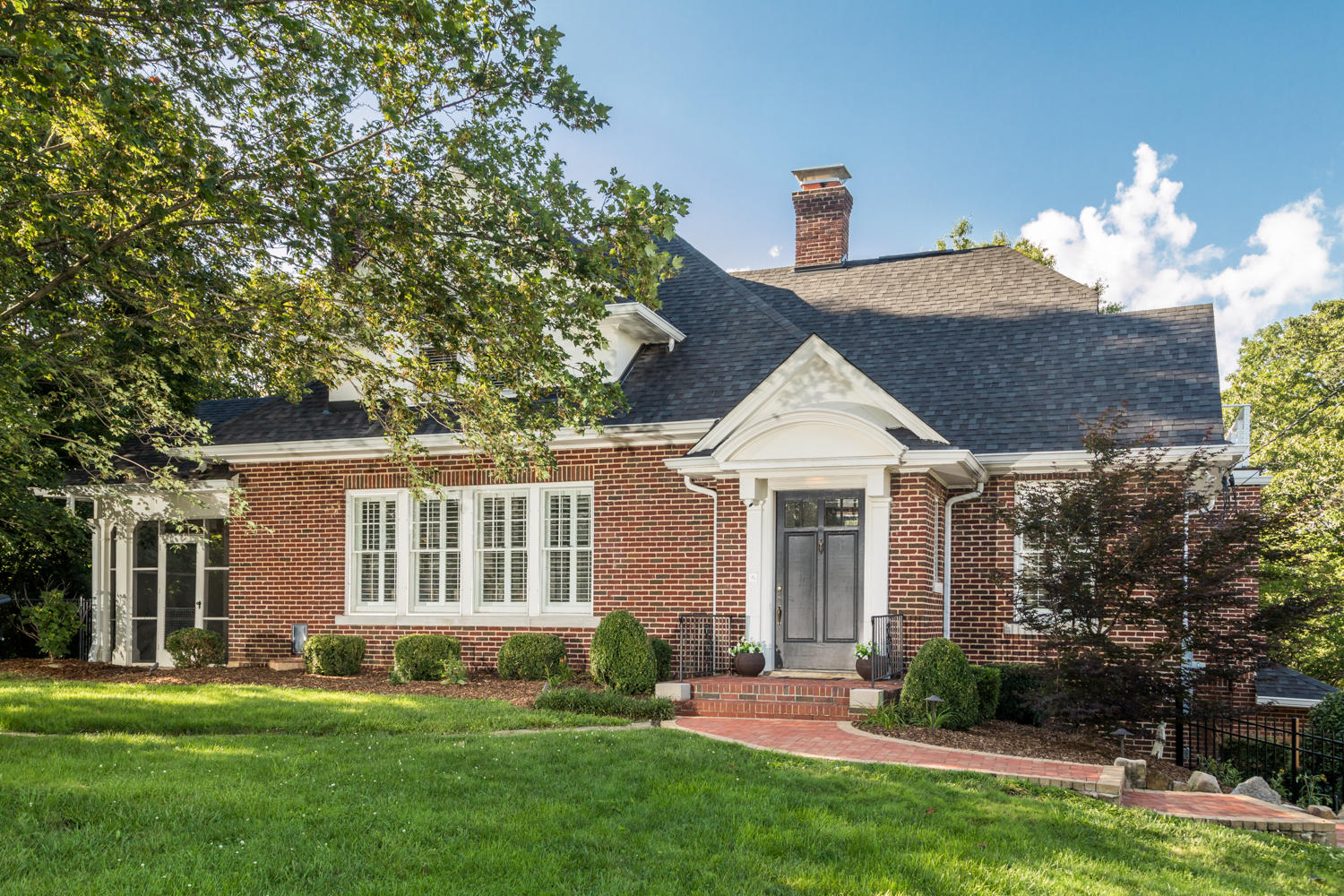 1113 East Dallas Road Chattanooga, TN 37405 - Photo 1 of 60 1113_E_Dallas_Rd