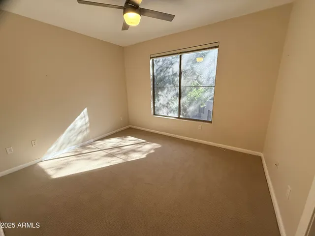 a view of empty room with window