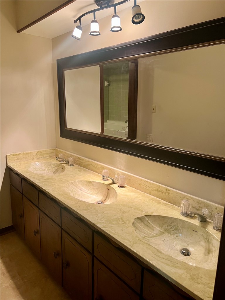 901 Calvert Street Hearne, TX 77859 - Photo 20 of 29