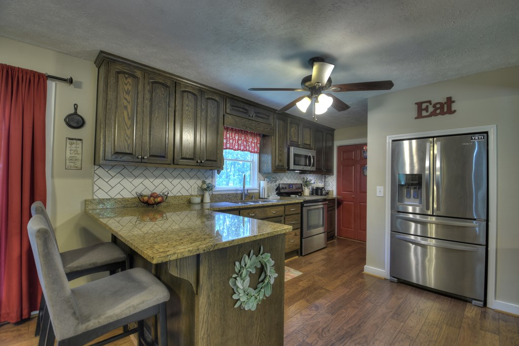611 Davis Road Blue Ridge, GA 30513 - Photo 5 of 35 Gallery Image 5